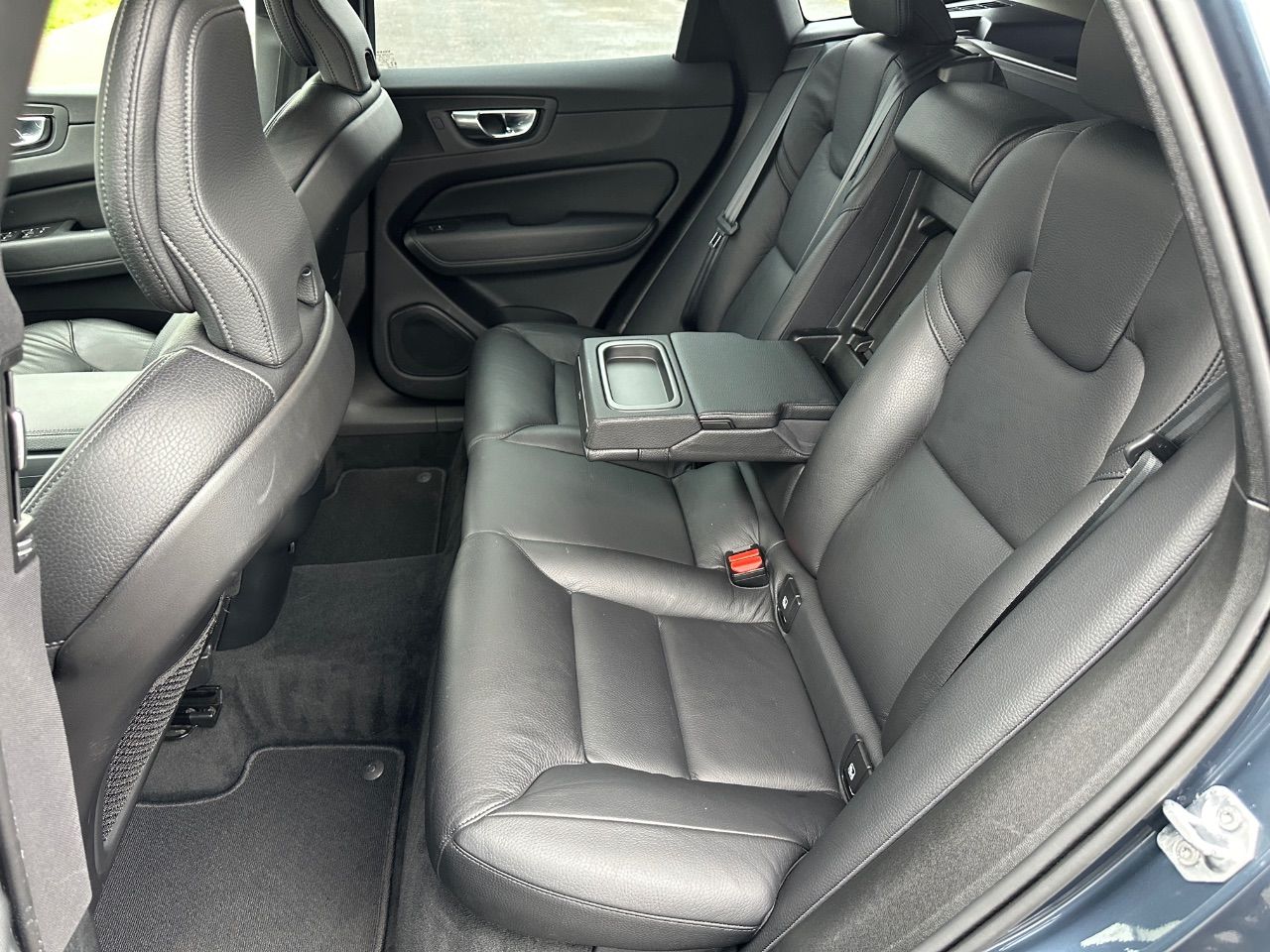VOLVO XC60 2.0 B5P 250 MOMENTUM 5DR GEARTRONIC 2020 70 VOLVO XC60 2.0 B5P...
