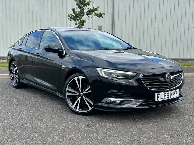 Vauxhall Insignia 2.0 Turbo D Elite Nav 5dr Hatchback Diesel Black