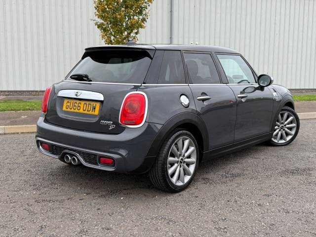 2016 Mini Hatchback 2.0 Cooper S D 5dr